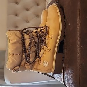 Timberland fur lined boots 8.5